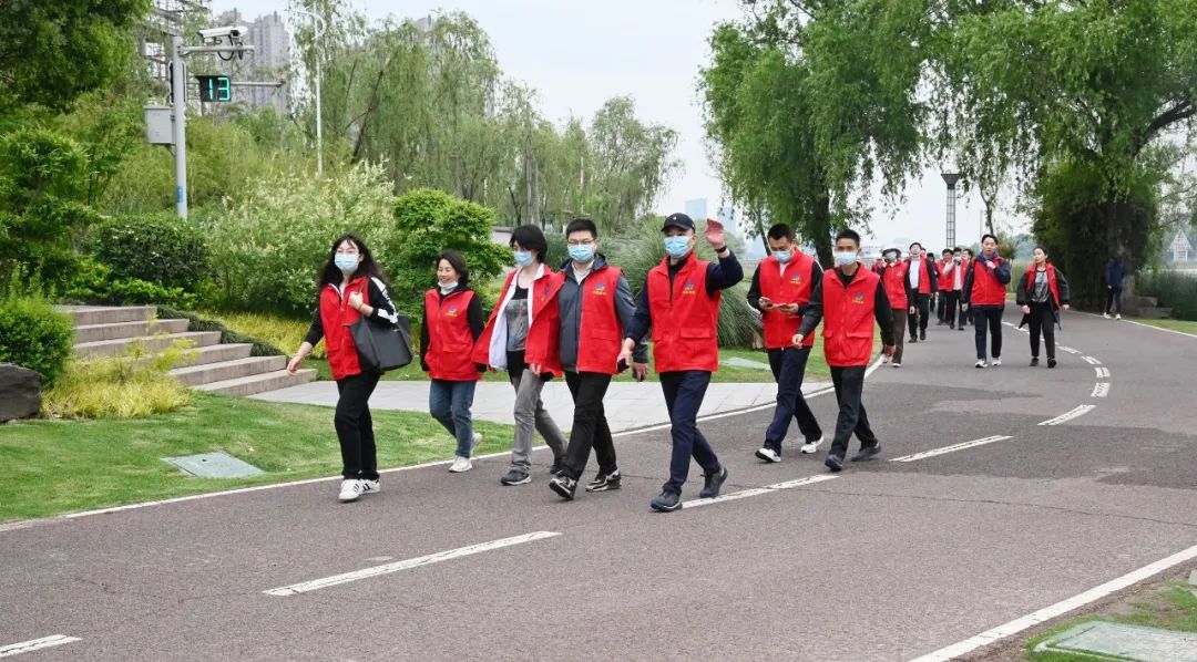 德彩网集团举办庆“五∙一”健步走,代“盐”健康生活团建活动 德彩网集团举办庆“五∙一”健步走,代“盐”健康生活团建活动