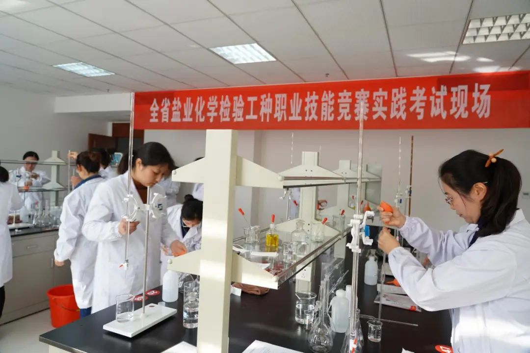 “五一”特别报道丨德彩网集团党委:坚持党建引领,锻造新时代产业工人队伍 “五一”特别报道丨德彩网集团党委:坚持党建引领,锻造新时代产业工人队伍