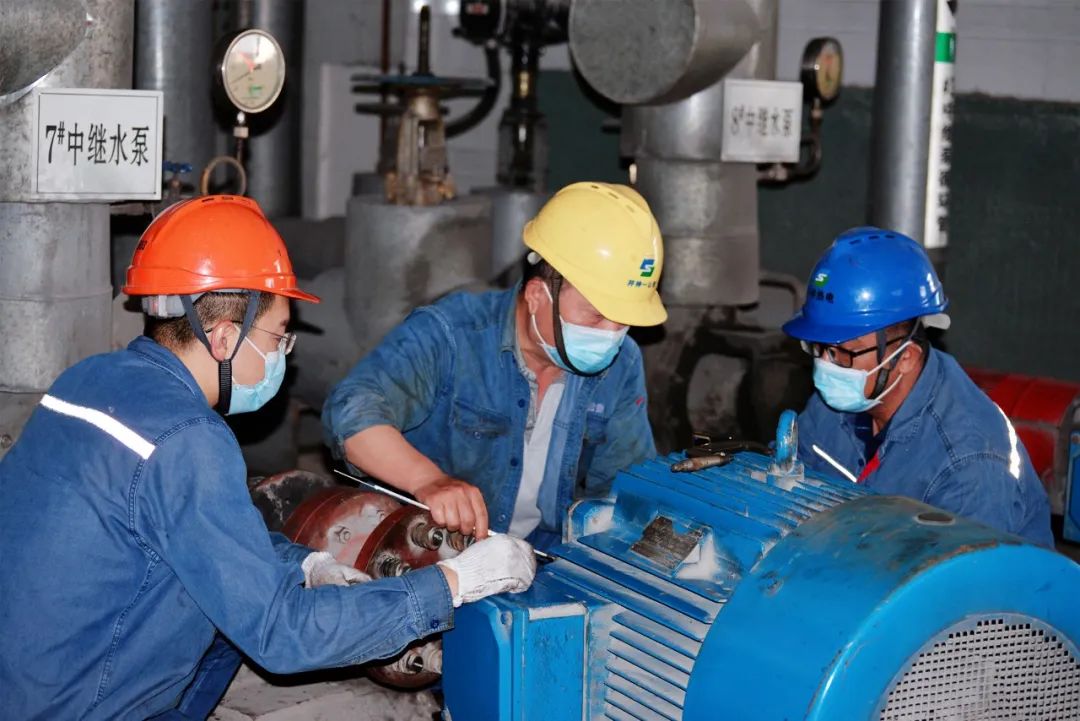 大干红五月丨德彩网井神公司:齐心奋战“红五月” 打赢检修攻坚战 大干红五月丨德彩网井神公司:齐心奋战“红五月” 打赢检修攻坚战