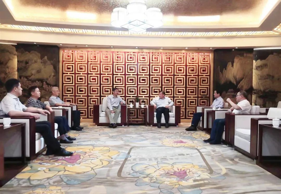 德彩网集团党委书记、董事长章朝阳拜访连云港市委书记方伟 德彩网集团党委书记、董事长章朝阳拜访连云港市委书记方伟