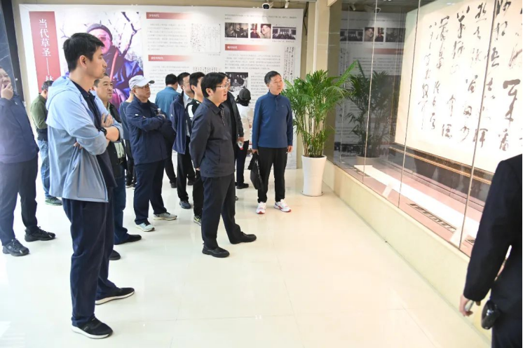 欣赏自然风光 畅享团队温馨|德彩网集团举办职工秋游活动 欣赏自然风光 畅享团队温馨|德彩网集团举办职工秋游活动